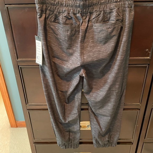 Kyodan Capri’s NWT. Black with small white threads. - Picture 2 of 3